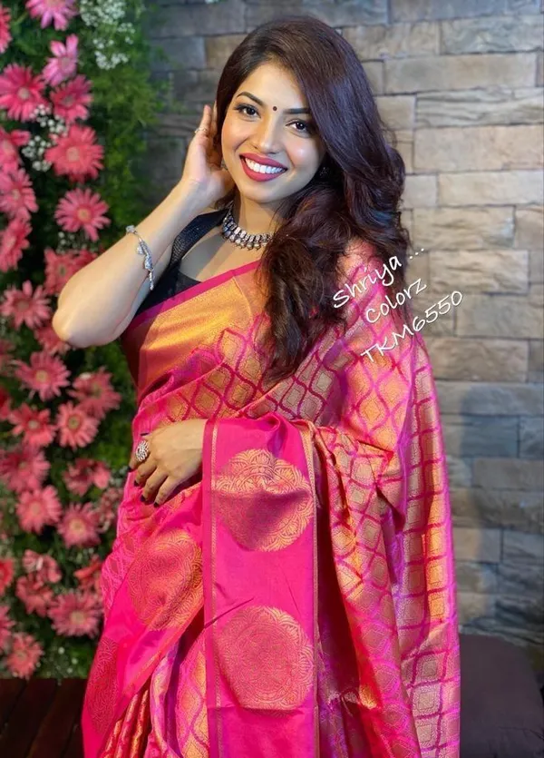 Pink_Woven_Kanjivaram_Jacquard_Saree_with_Saree_Cover